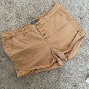 Torrid button up shorts